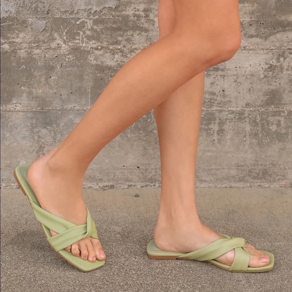 Lulus sandals brand new condition!